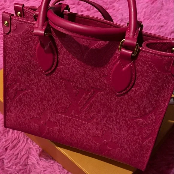 Louis Vuitton On The Go Empreinte PM Freesia in Leather with Gold-tone - Picture 3 of 12